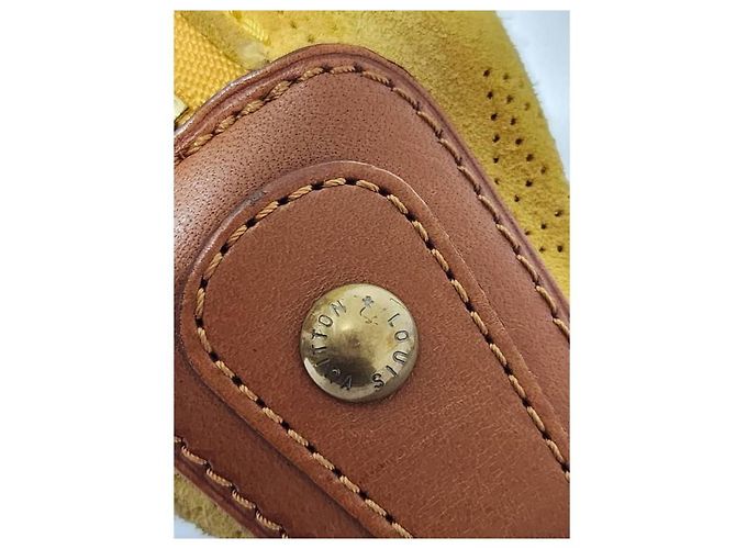 Borsa a spalla Louis Vuitton Monogram Suede Onatah GM Gialla Giallo - vista 11
