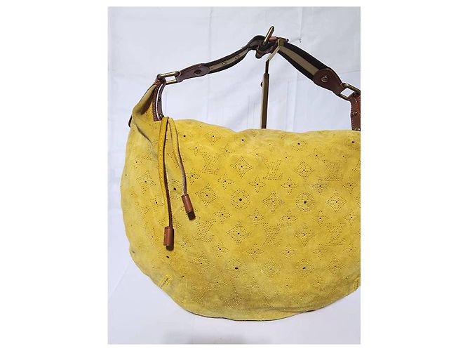 Borsa a spalla Louis Vuitton Monogram Suede Onatah GM Gialla Giallo - vista 7