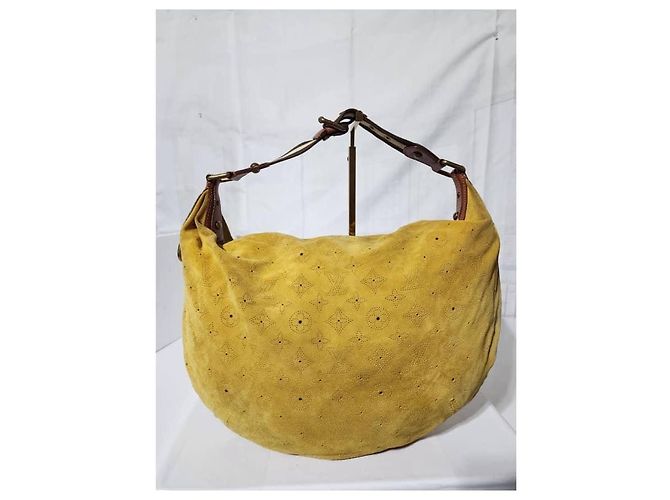 Borsa a spalla Louis Vuitton Monogram Suede Onatah GM Gialla Giallo - vista 8