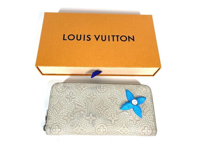 Louis Vuitton Taurillon Climbing Zippy Wallet Blue Beige - view 3