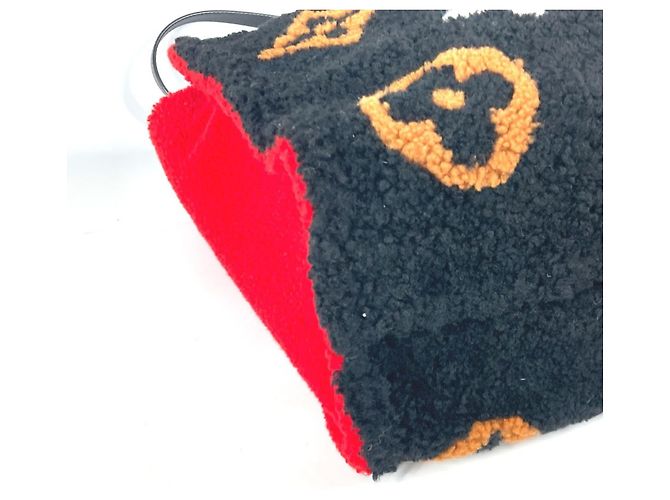 On the Go GM Tote Bag aus Monogram Teddy von Louis Vuitton Schwarz Rot - Ansicht 5