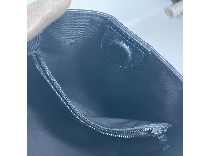 Bolsa Tote Epi Sac Plat Fold da Louis Vuitton Preto - vista 16