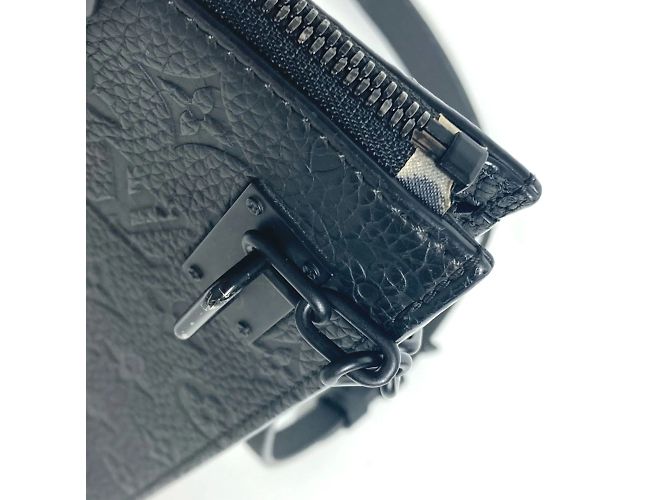 Sac à main en cuir Taurillon Louis Vuitton Noir - vue 9
