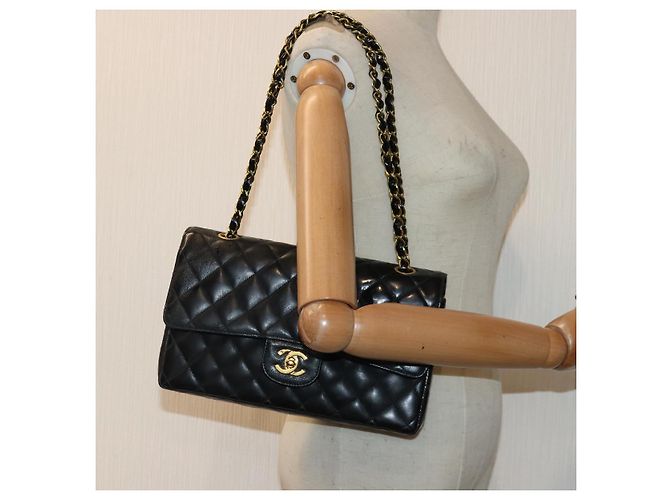 CHANEL Borsa a Spalla Matelassé in Pelle Nera con Catena Dorata CC Auth 88183 Nero D'oro - vista 26