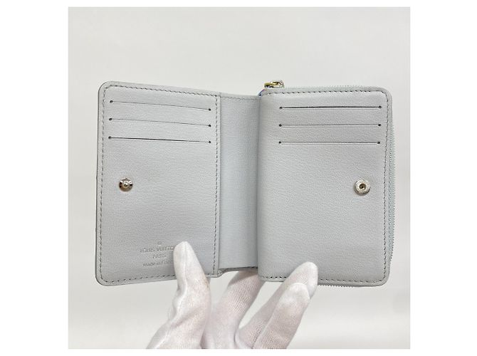 Louis Vuitton Wallet Coussin Lou M82768 Grau - Ansicht 3