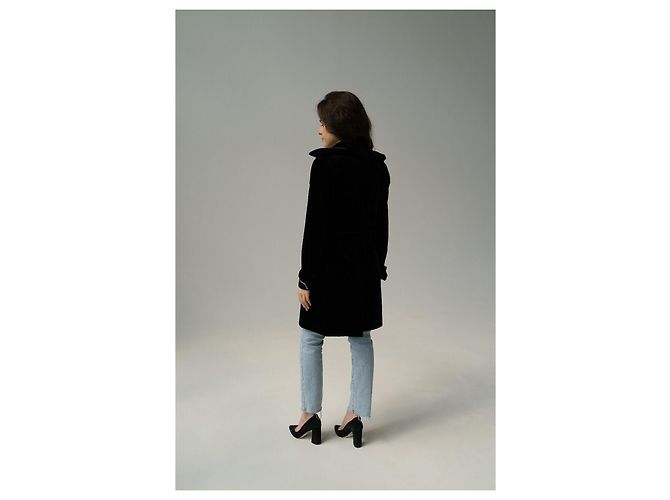 Abrigo negro de terciopelo de doble botonadura con cinturón 08A de Chanel & Karl Lagerfeld 2008 - vista 5