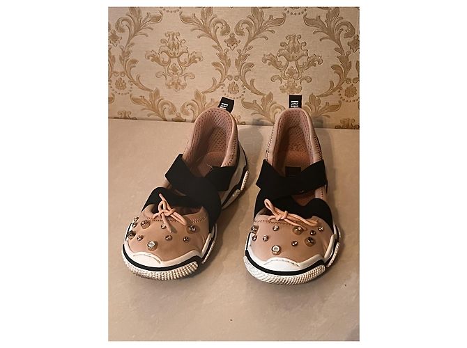 Red Valentino Sneaker aus beige Stoff - Ansicht 2