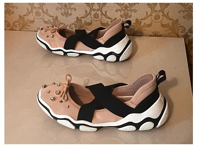 Red Valentino Sneaker aus beige Stoff - Ansicht 5