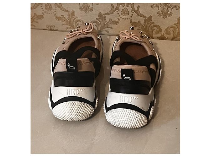 Red Valentino Sneaker aus beige Stoff - Ansicht 8