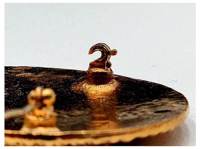 Cambon Chanel Vintage Medaillon Kamelienspinne Gold hardware - Ansicht 7