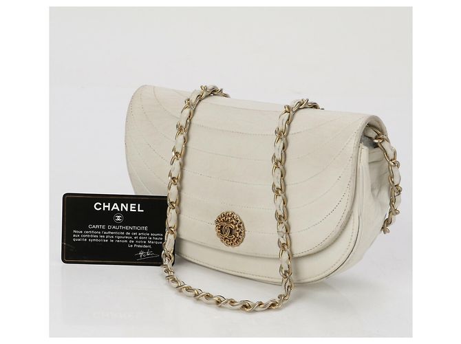 Borsa a spalla Chanel Half Moon Chain Bianco - vista 2