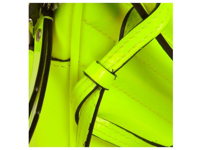 SAINT LAURENT - Borsa a spalla Lou Saint Laurent in pelle verniciata gialla fluorescente Giallo - vista 6