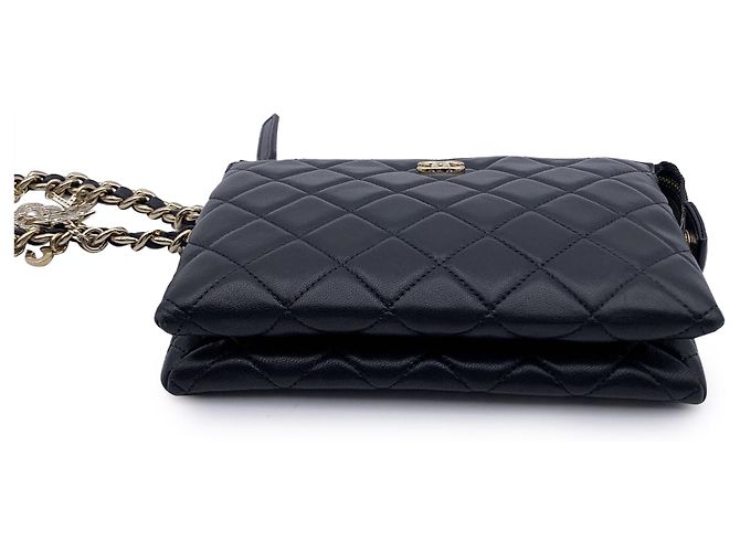 Wallet On Chain Chanel Pochette in pelle trapuntata nera 2021 con charms Coco Nero - vista 4