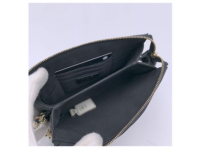 Wallet On Chain Chanel Pochette in pelle trapuntata nera 2021 con charms Coco Nero - vista 5