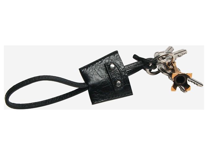 Balenciaga Chaveiro Charm Eiffel Le City Preto - vista 3