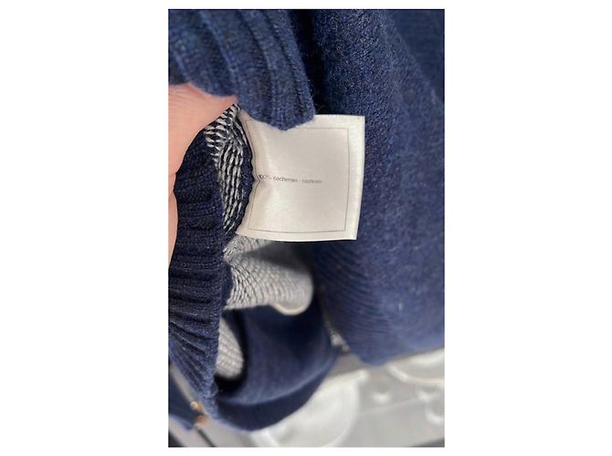 Suéter de cashmere com logo CC da Chanel e leão Azul marinho - vista 9