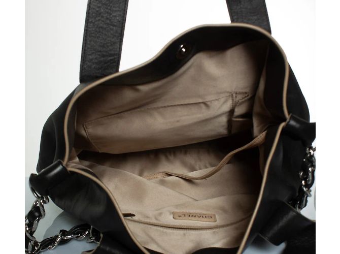 Chanel, Deca coco 2-Wege Tote Tasche aus schwarzem Leder - Ansicht 9
