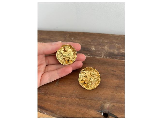 Orecchini Chanel a clip dorati e perle D'oro - vista 5