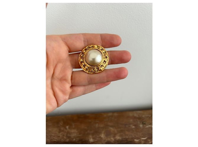 Orecchini Chanel a clip dorati e perle D'oro - vista 6