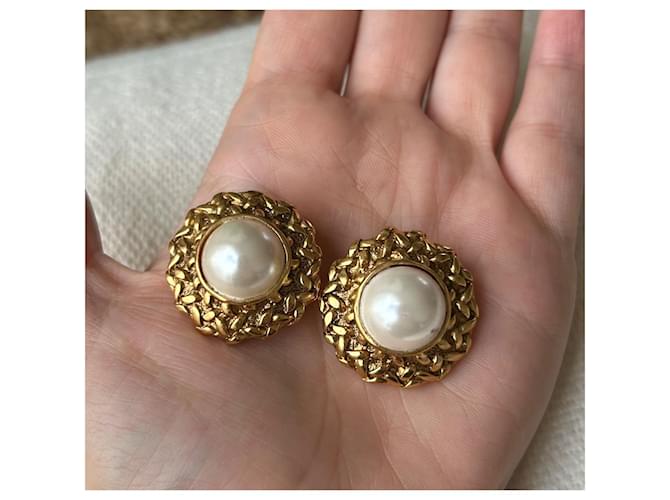 Orecchini Chanel a clip dorati e perle D'oro - vista 4