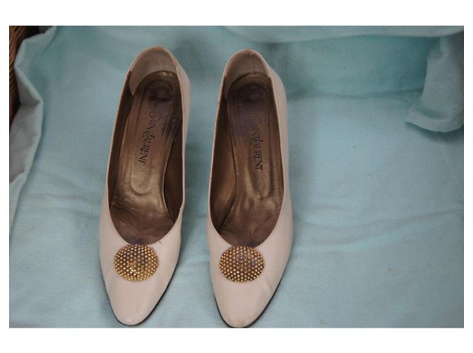 Yves Saint Laurent Pumps aus Leder Eggshell Aus weiß - Ansicht 2