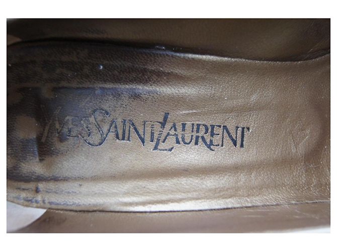 Yves Saint Laurent Pumps aus Leder Eggshell Aus weiß - Ansicht 8