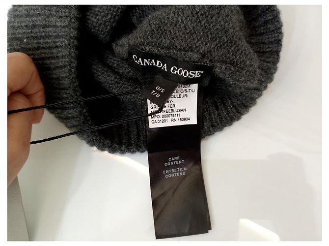 Berretto Canada Goose Grigio in Lana - vista 4