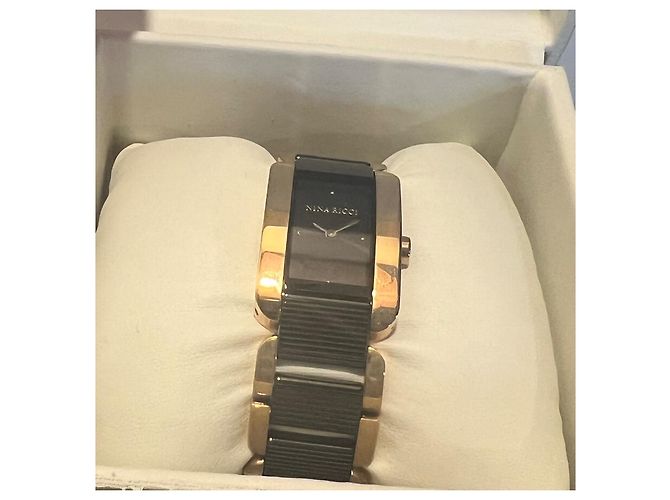 Orologio Nina Ricci Cronografo Nero e Oro Rosa - vista 4