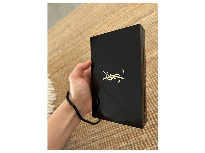 Clutch Opium Yves Saint Laurent in vernice nera e seta Nero - vista 10