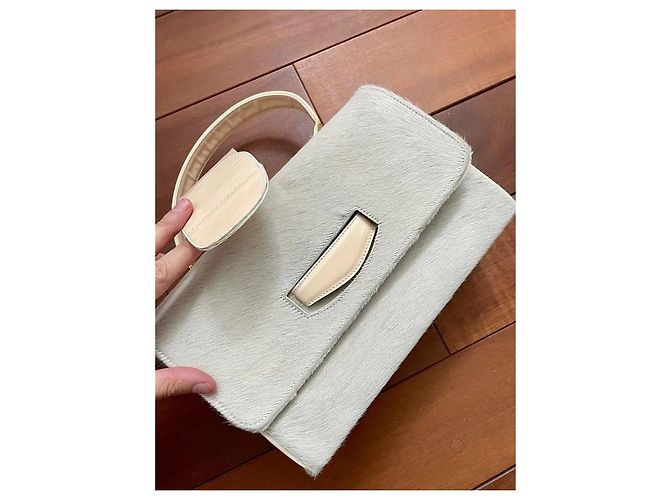 Philippe Model Cubical Handtasche aus weißem und cremefarbenem Leder - Ansicht 4