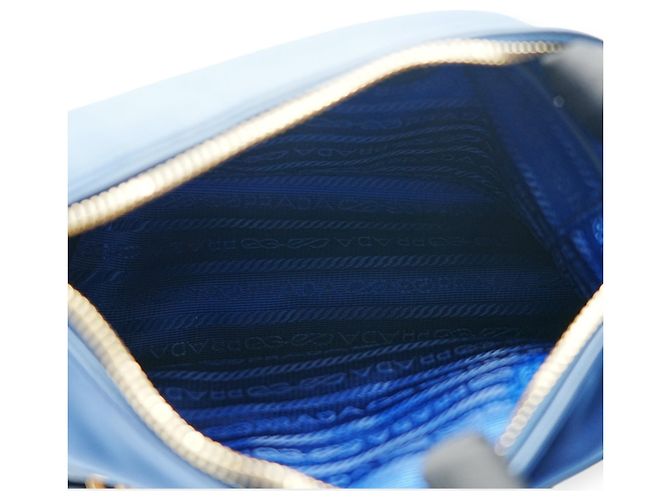 Borsa a spalla in nylon blu Prada - vista 8