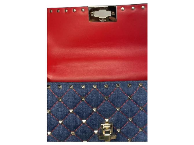 Valentino Garavani Borsa Rockstud spike in denim e pelle rossa Rosso Blu scuro - vista 5