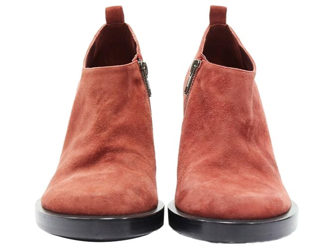Stivaletti in suede rosso bruciato con tacco chunky curvo di Ann Demeulemeester - vista 3