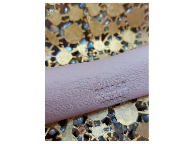 Alexander McQueen: clutch a forma di teschio decorata con perle Beige - vista 11