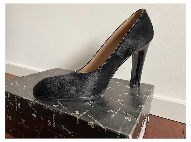 Décolleté Valentino in pelle stile pony e vernice nera Nero - vista 2
