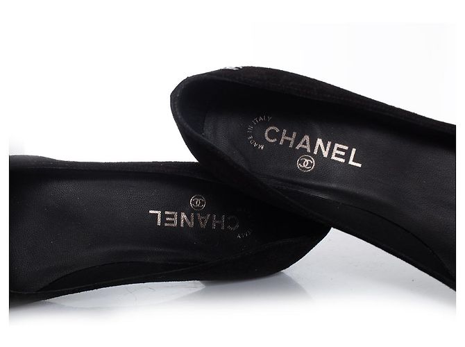 Kitten heel in suede di Chanel Nero - vista 8