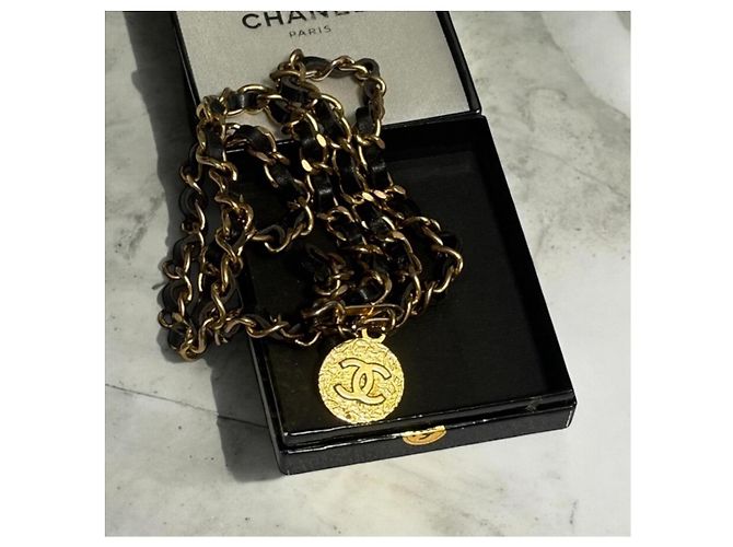 Vintage CHANEL Kettengürtel oder Halskette von 1982, Coco-Marke, gold Schwarz Gold hardware - Ansicht 3