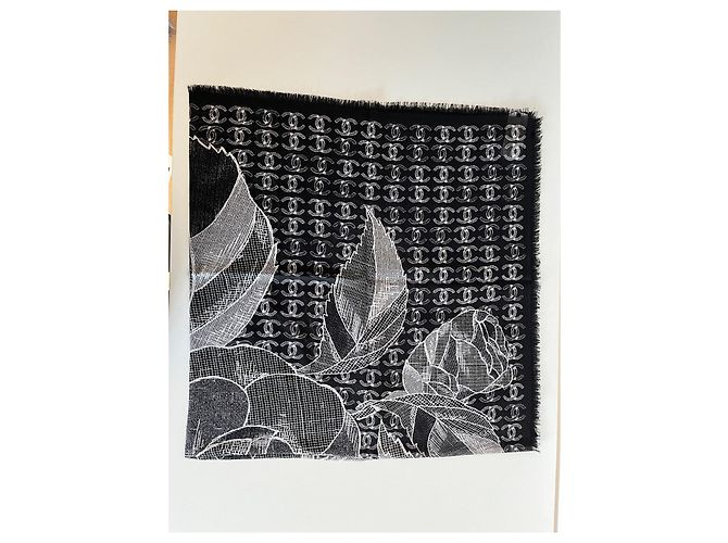 Chanel Sciarpa 135x135cm, lana e cashmere Nuova Nero Grigio - vista 4