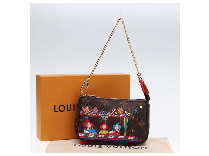 LOUIS VUITTON Monogram Vivienne Mini Pochette Accessoires M69976 LV Auth ac3272 Monogramme - vue 12