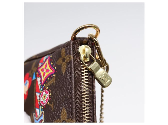 LOUIS VUITTON Monogram Vivienne Mini Pochette Accessoires M69976 LV Auth ac3272 Monogramme - vue 19