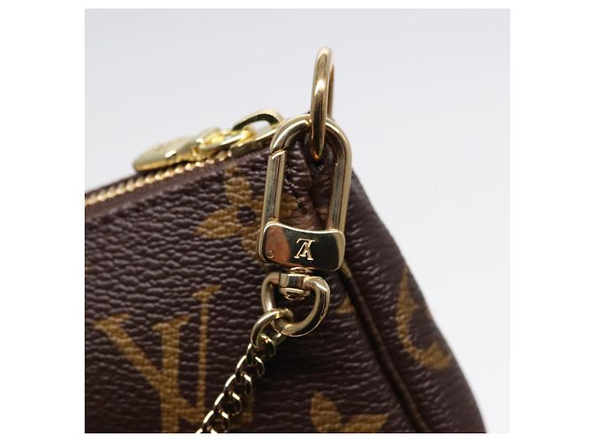 LOUIS VUITTON Monogram Vivienne Mini Pochette Accessoires M69976 LV Auth ac3272 Monogramme - vue 9
