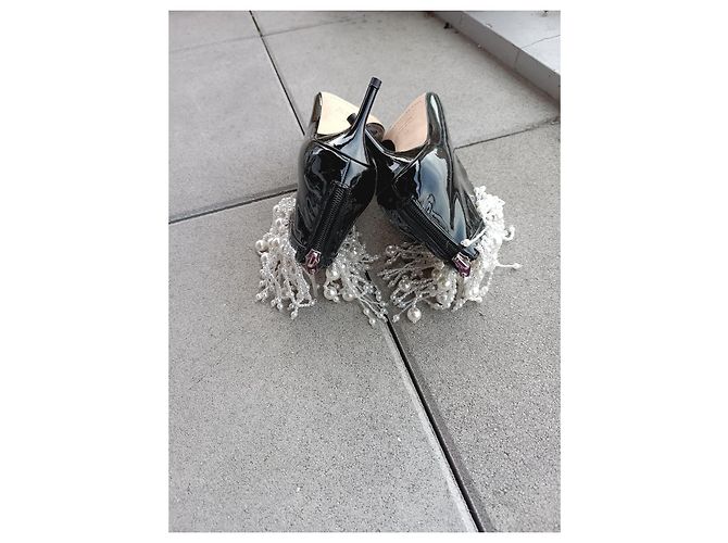 Botines Christopher Kane de charol negro con perlas - vista 7