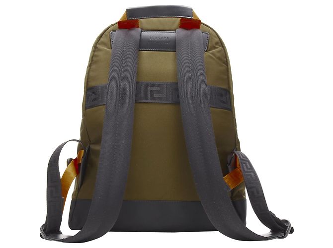 nuovo zaino VERSACE in nylon verde con logo riflettente e tracolla Greca arancione - vista 5