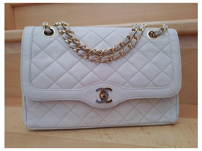 Chanel Handtasche aus beige Leder - Ansicht 3