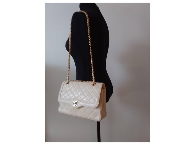 Chanel Handtasche aus beige Leder - Ansicht 4