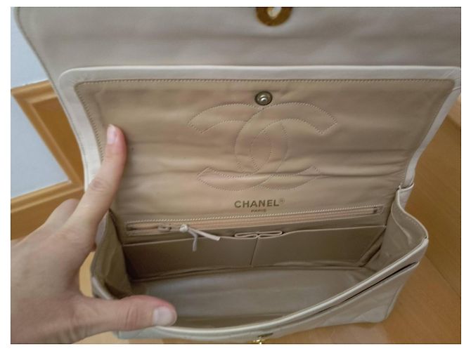 Chanel Handtasche aus beige Leder - Ansicht 9