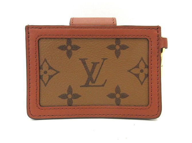 Estuche para tarjetas Multicart Dauphine M68751 de Louis Vuitton Castaño - vista 2