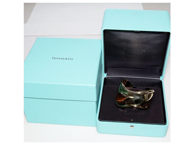 Elsa Peretti Bracciale in occhio di tigre in oro 750 con bracciale in osso Tiffany & Co. D'oro - vista 3