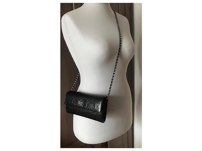 Wallet On Chain Portafoglio Chanel Camellia Nero in Pelle - vista 2