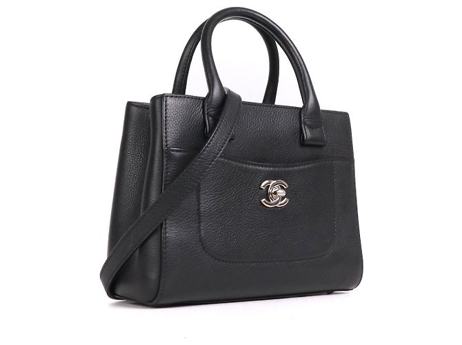 CHANEL - Borsa a spalla Chanel Neo Executive in pelle nera grana Nero - vista 2